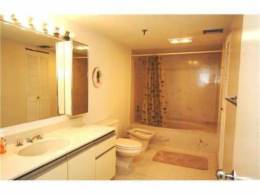 5280 NW 2nd Avenue 413, Boca Raton, FL 33487 — photo 10 of 17