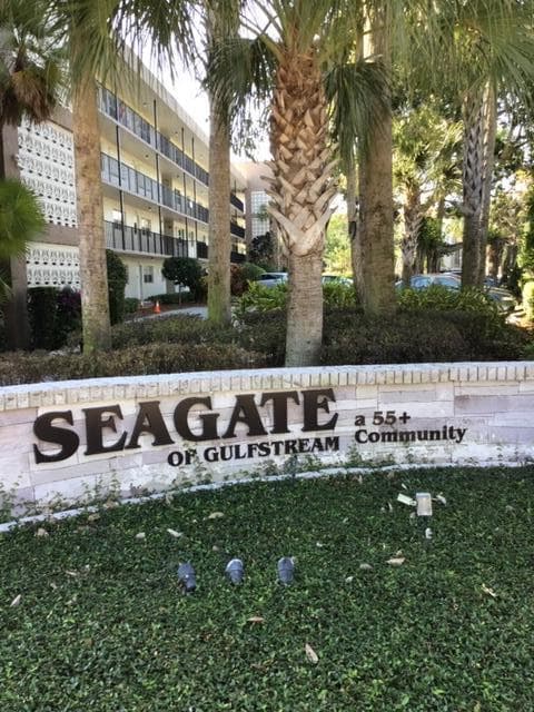 Condominium in Boynton Beach — photo 1 of 28