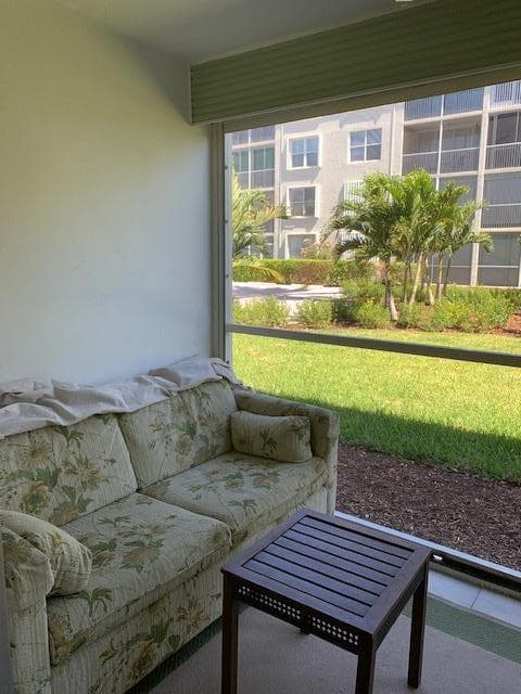 Condominium in Boynton Beach — photo 22 of 28