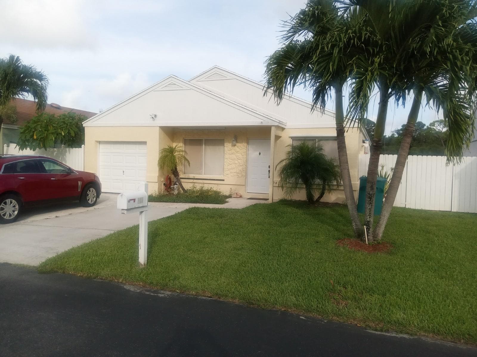 24 Hastings Lane, Boynton Beach, FL 33426 — photo 1 of 17