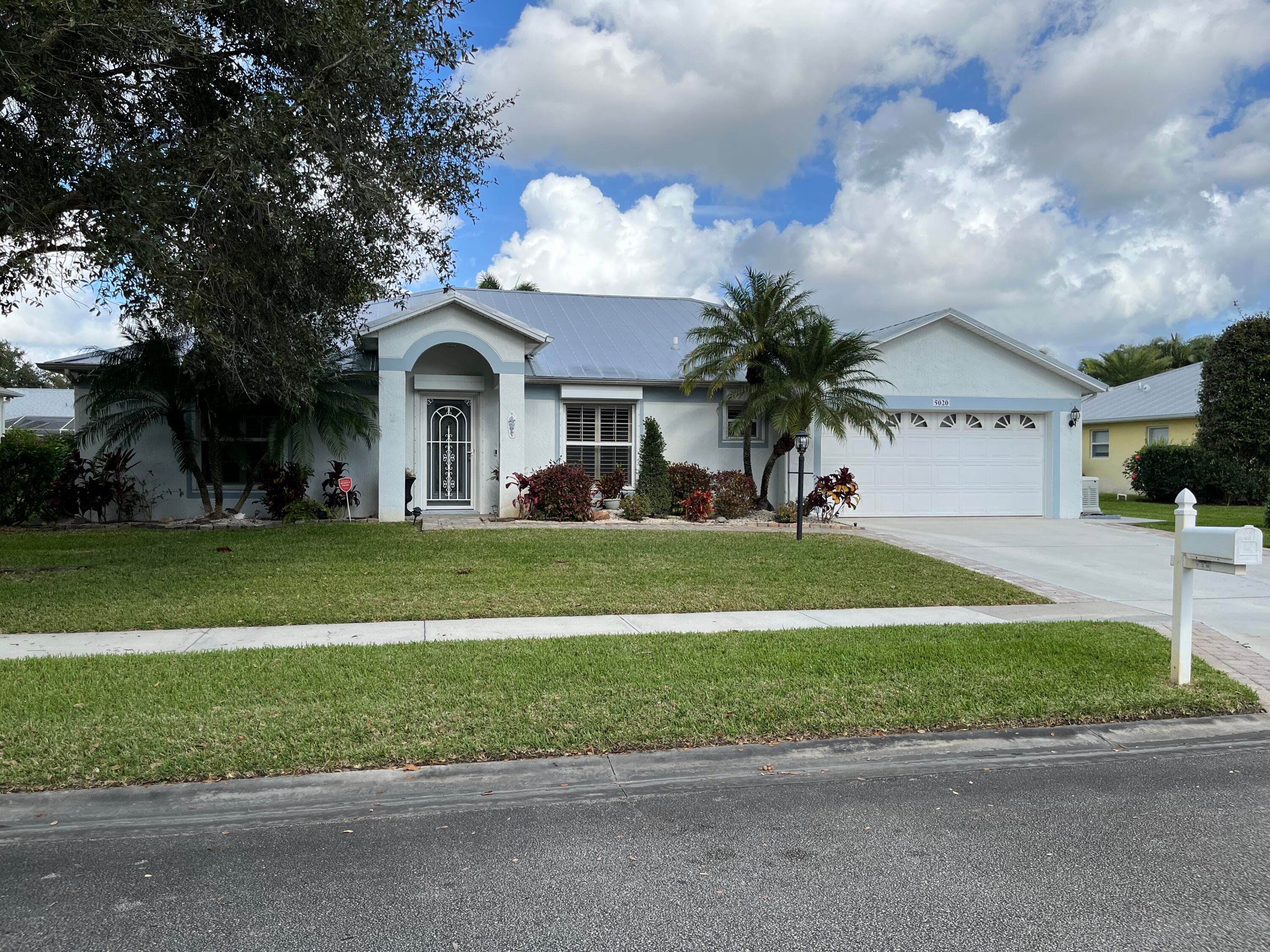 5020 4th Place, Vero Beach, FL 32968 — photo 1 of 28