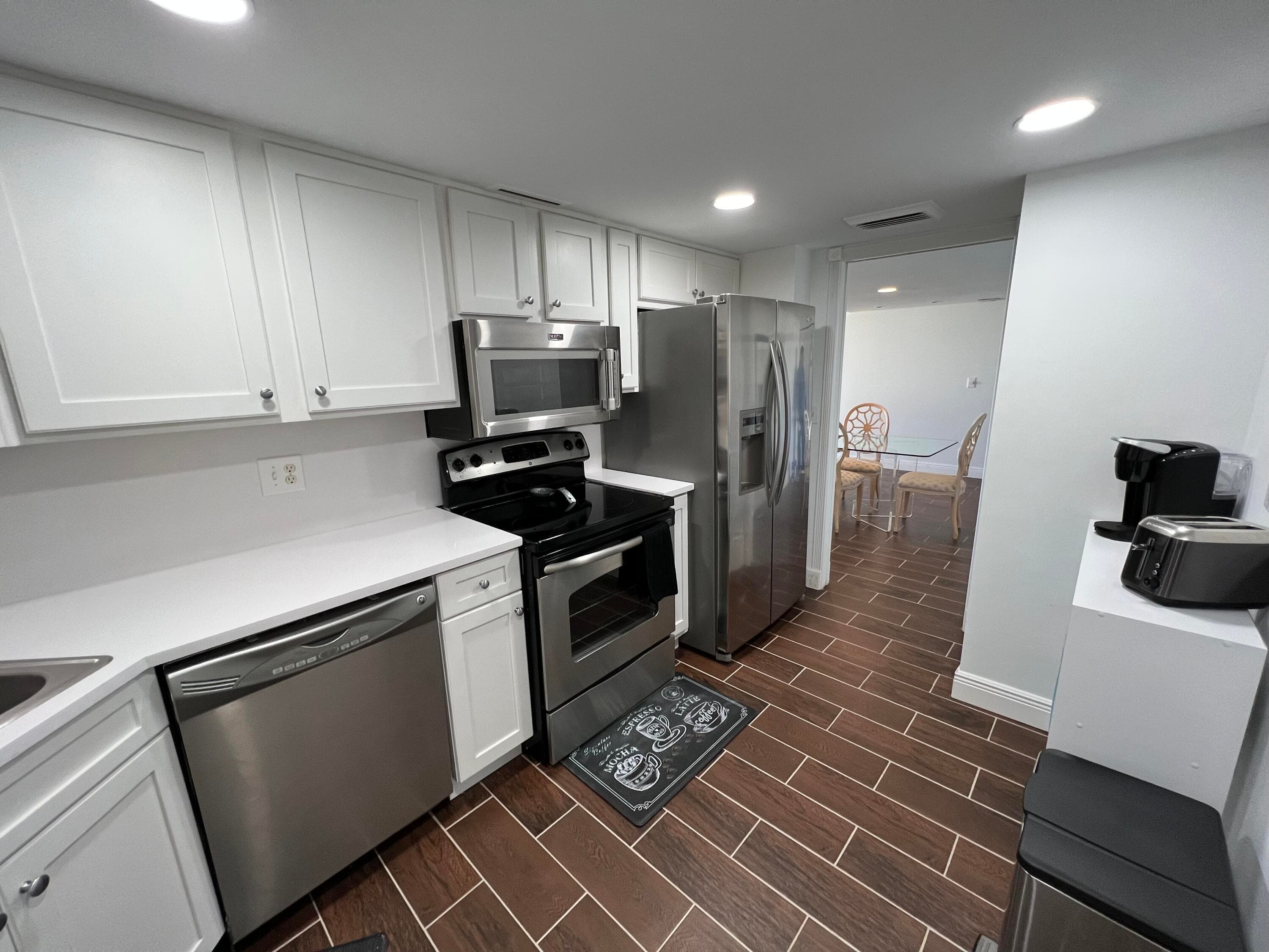 2400 Presidential Way Ph5, West Palm Beach, FL 33401 — photo 3 of 6