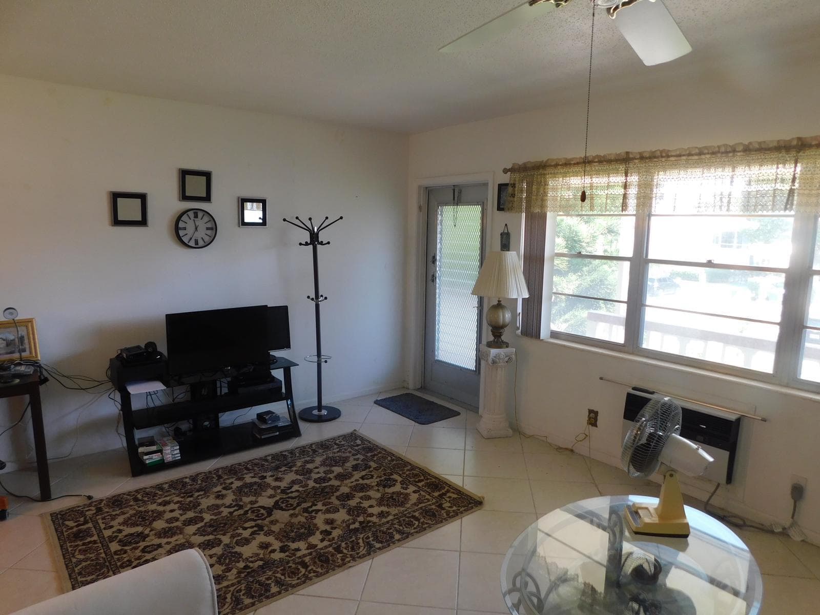110 Salisbury E, West Palm Beach, FL 33417 — photo 4 of 13