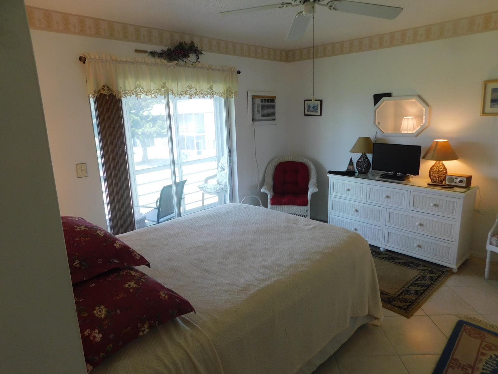 110 Salisbury E, West Palm Beach, FL 33417 — photo 6 of 13