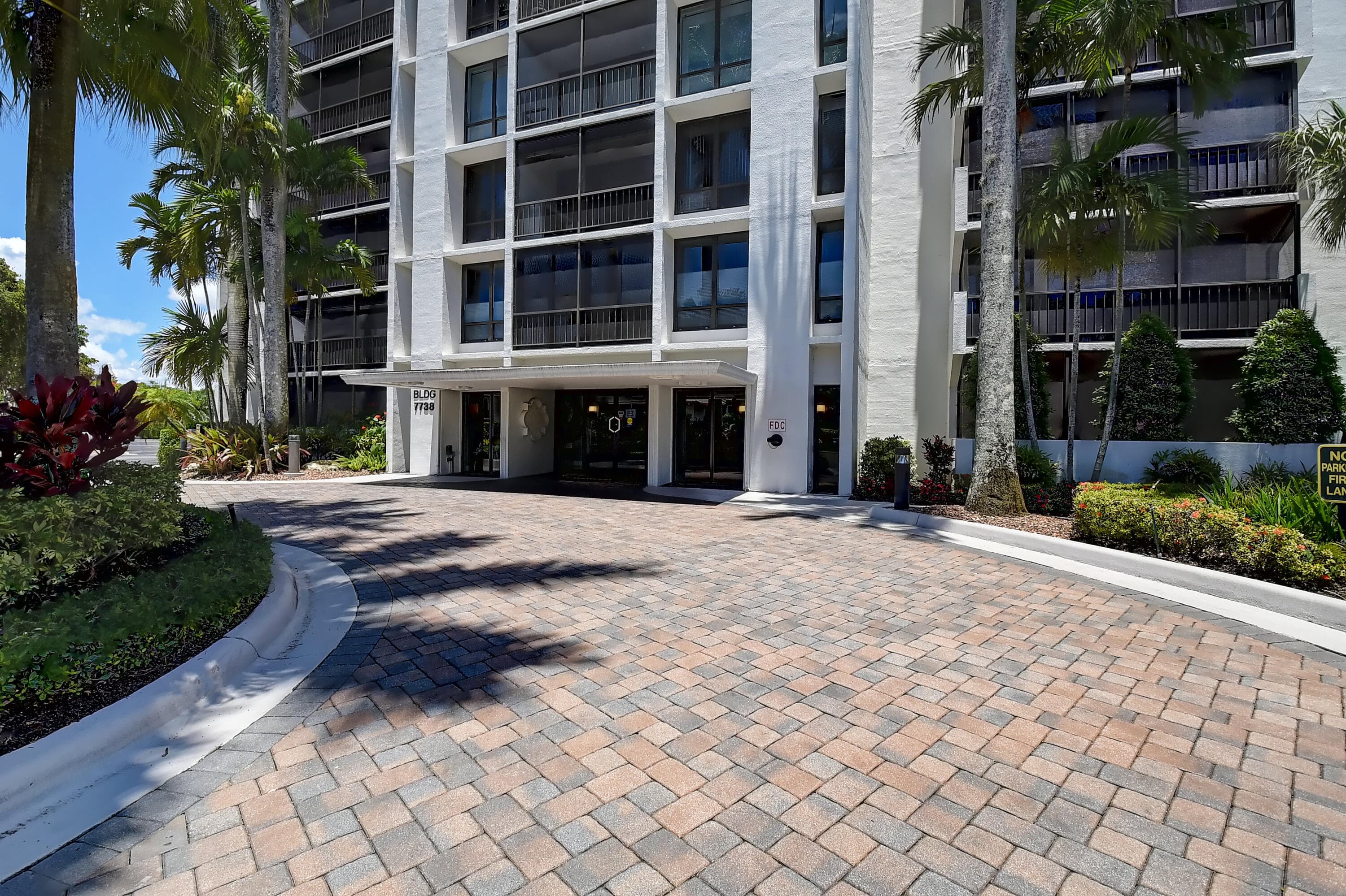 7738 Lakeside Boulevard 353, Boca Raton, FL 33434 — photo 4 of 76