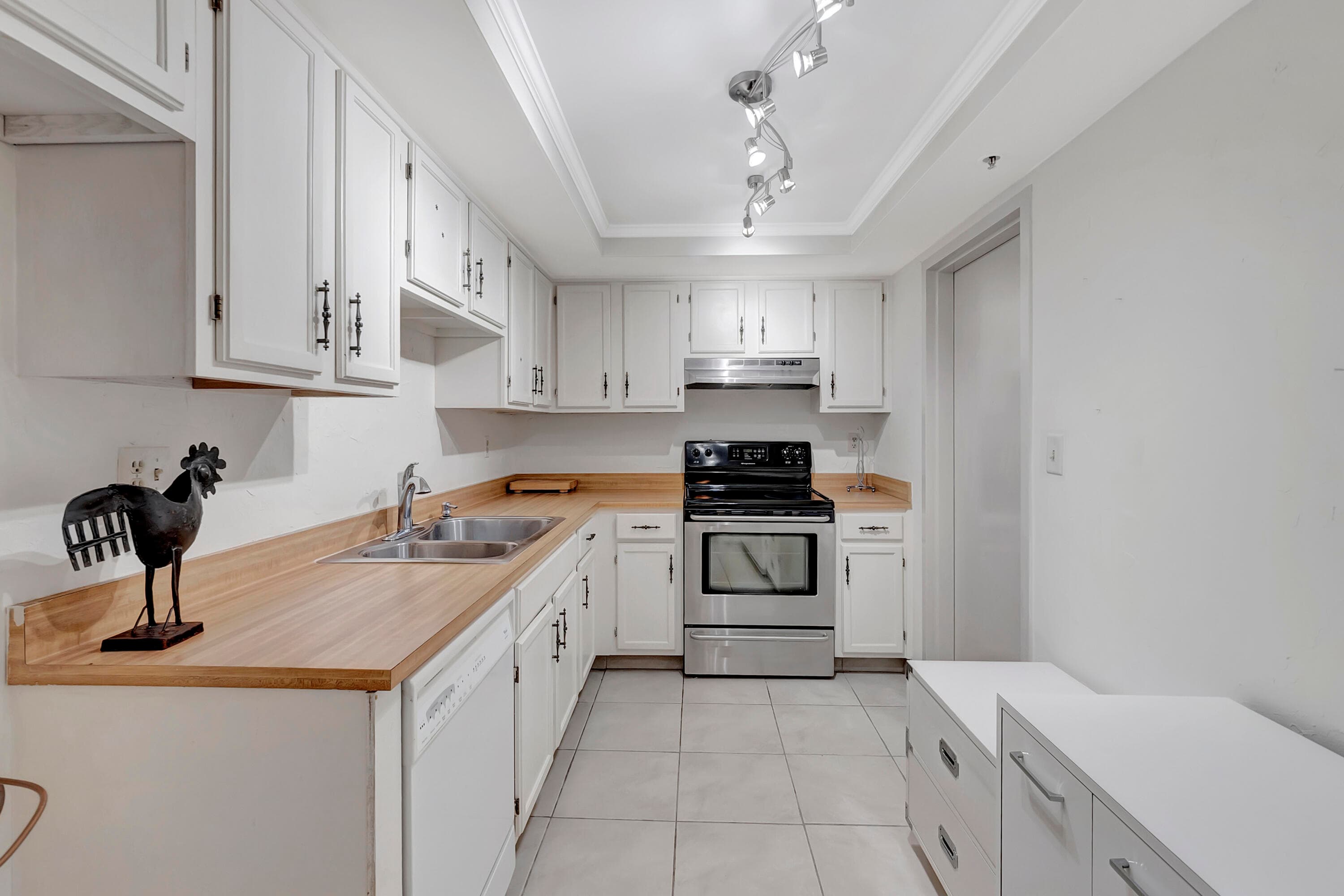 7738 Lakeside Boulevard 353, Boca Raton, FL 33434 — photo 16 of 76