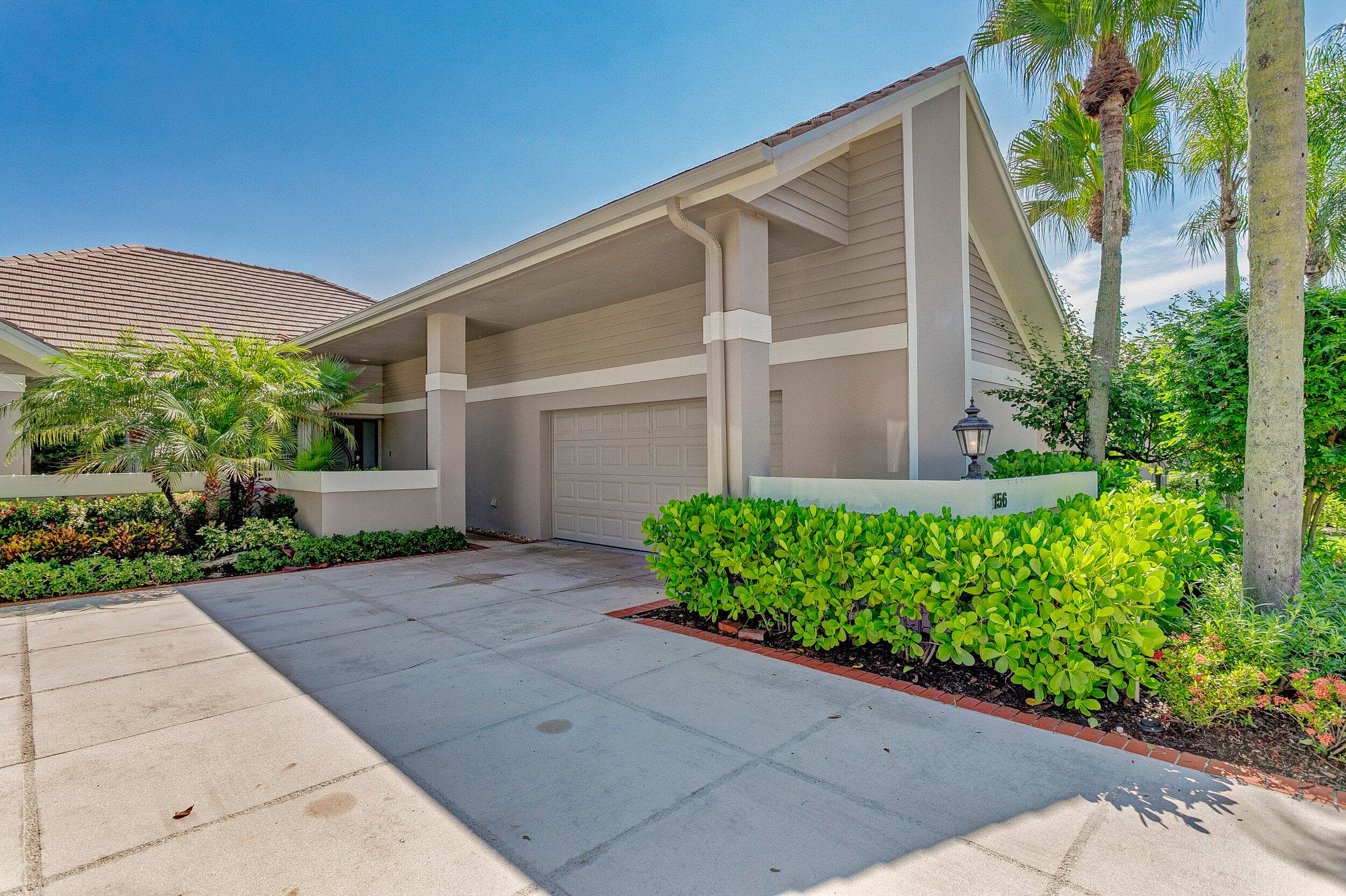 156 Coventry Place, Palm Beach Gardens, FL 33418 — photo 2 of 50