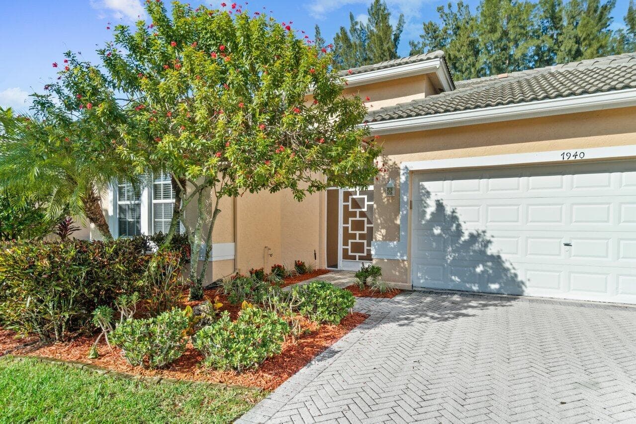 7940 Rockford Road, Boynton Beach, FL 33472 — photo 4 of 29