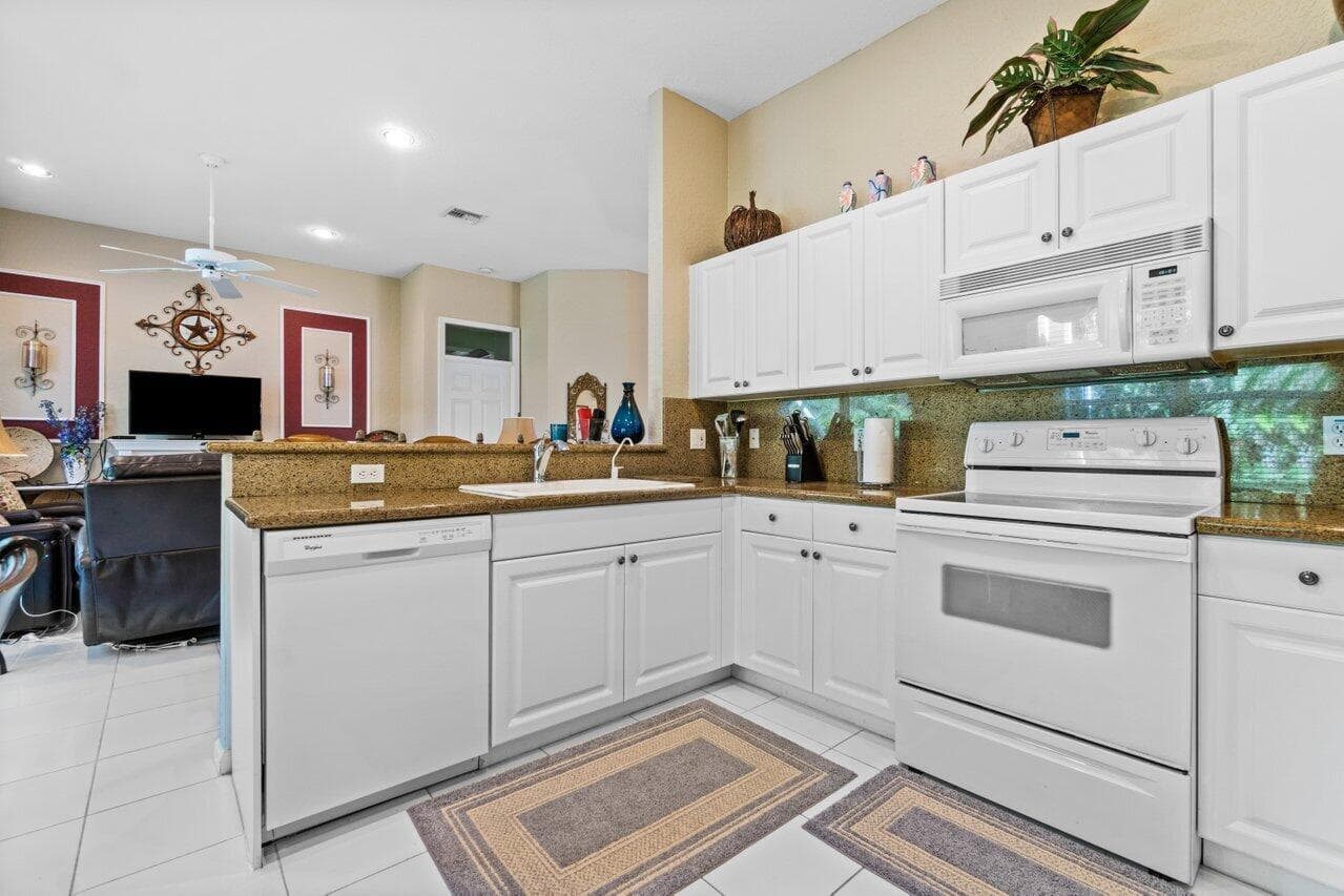 7940 Rockford Road, Boynton Beach, FL 33472 — photo 12 of 29