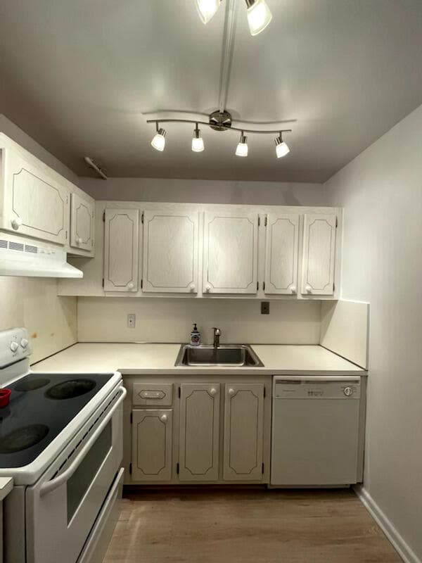 3034 Ellesmere B 3034, Deerfield Beach, FL 33442 — photo 4 of 13