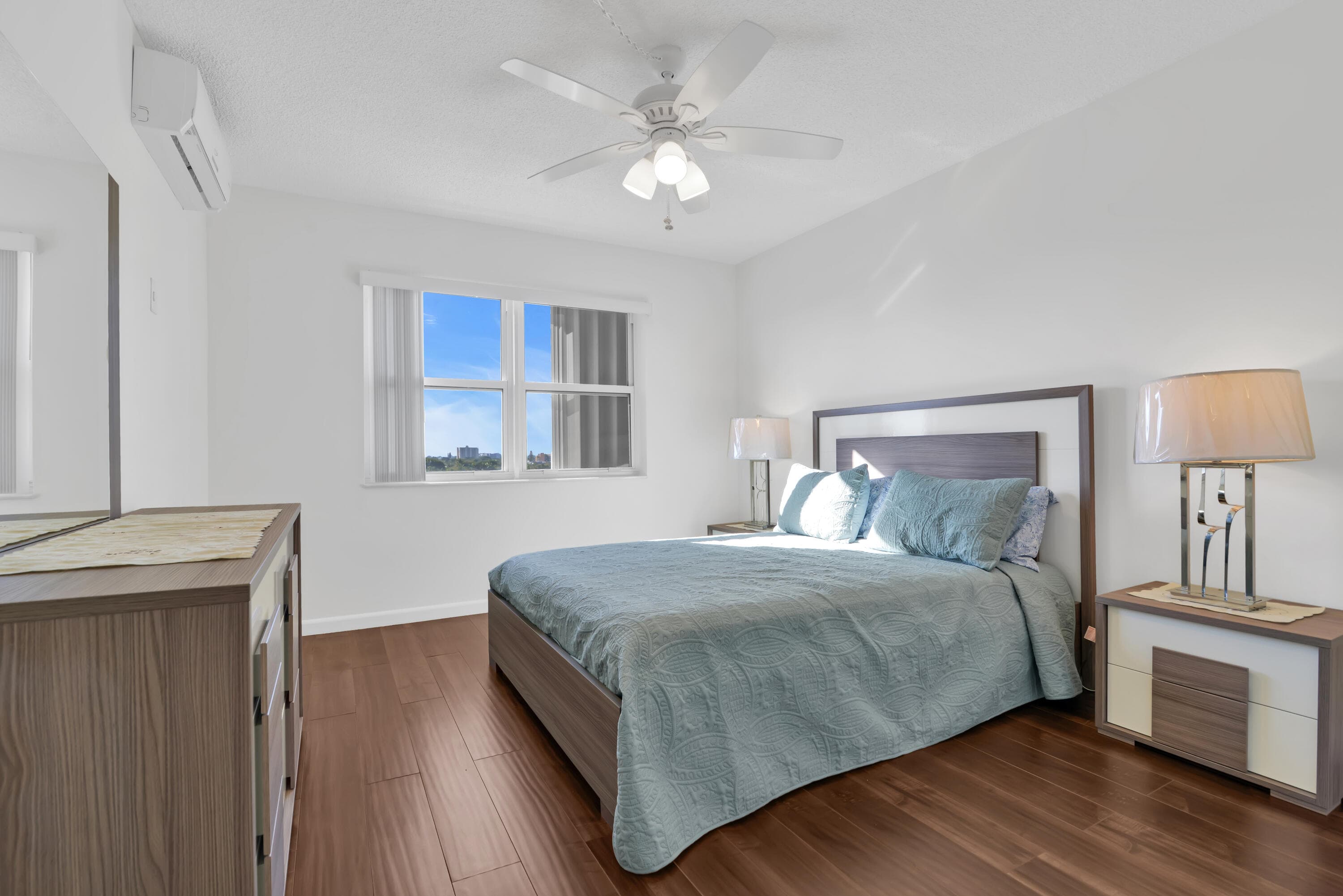 720 Orton Avenue 701, Fort Lauderdale, FL 33304 — photo 10 of 16