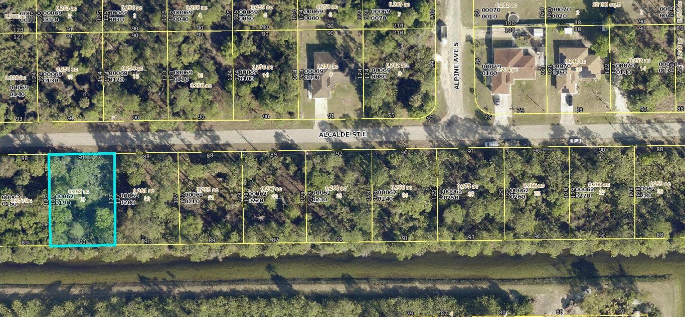 920 Alcalde Street E, Lehigh Acres, FL 33974 — photo 2 of 3