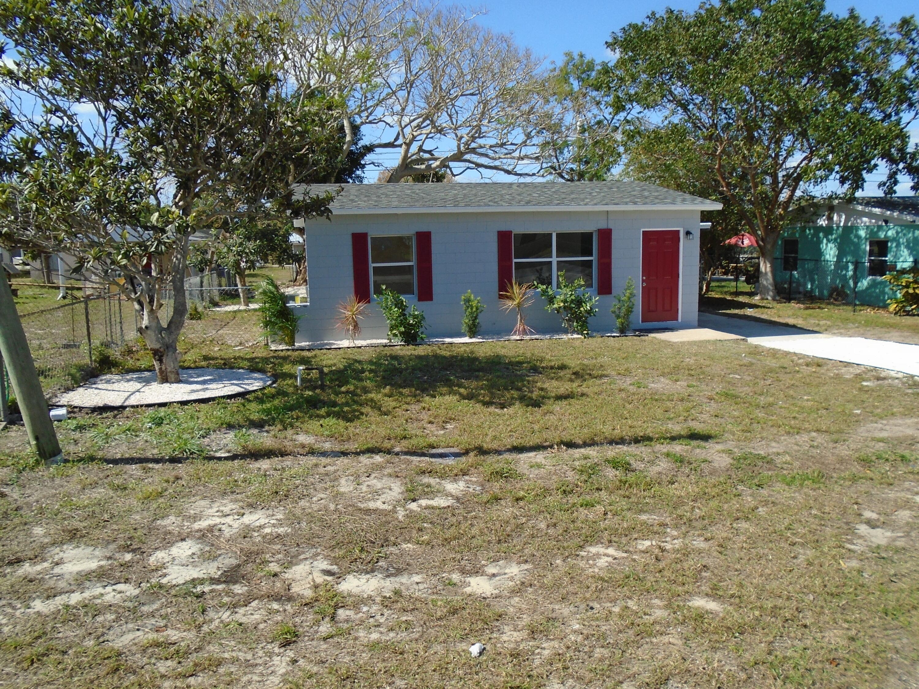 2405 3rd Av Avenue SE, Vero Beach, FL 32962 — photo 2 of 24