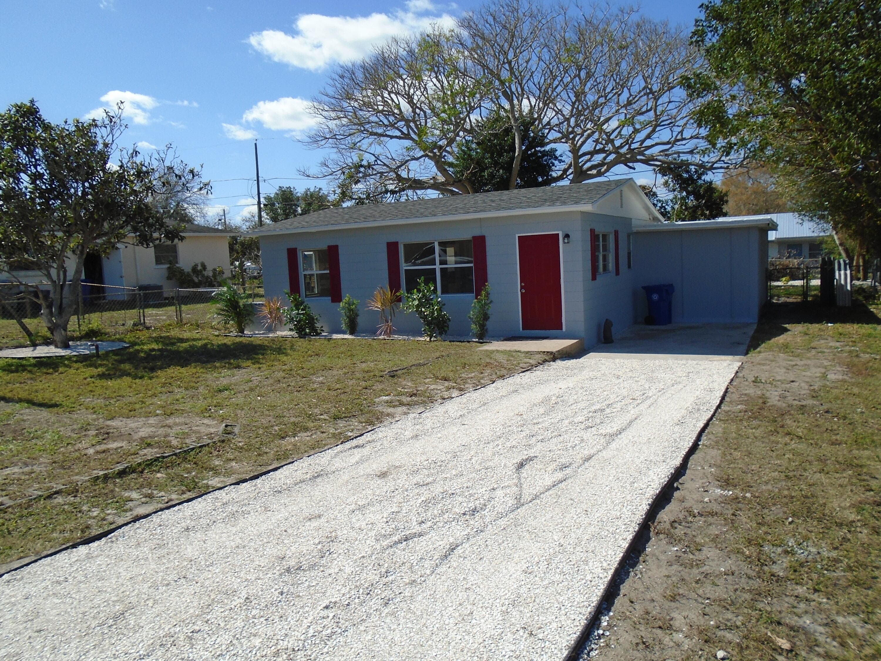 2405 3rd Av Avenue SE, Vero Beach, FL 32962 — photo 1 of 24