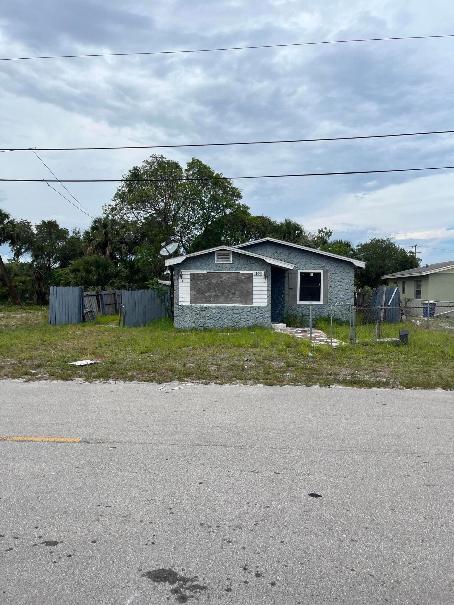 1204 Avenue K Avenue, Fort Pierce, FL 34950 — photo 3 of 13
