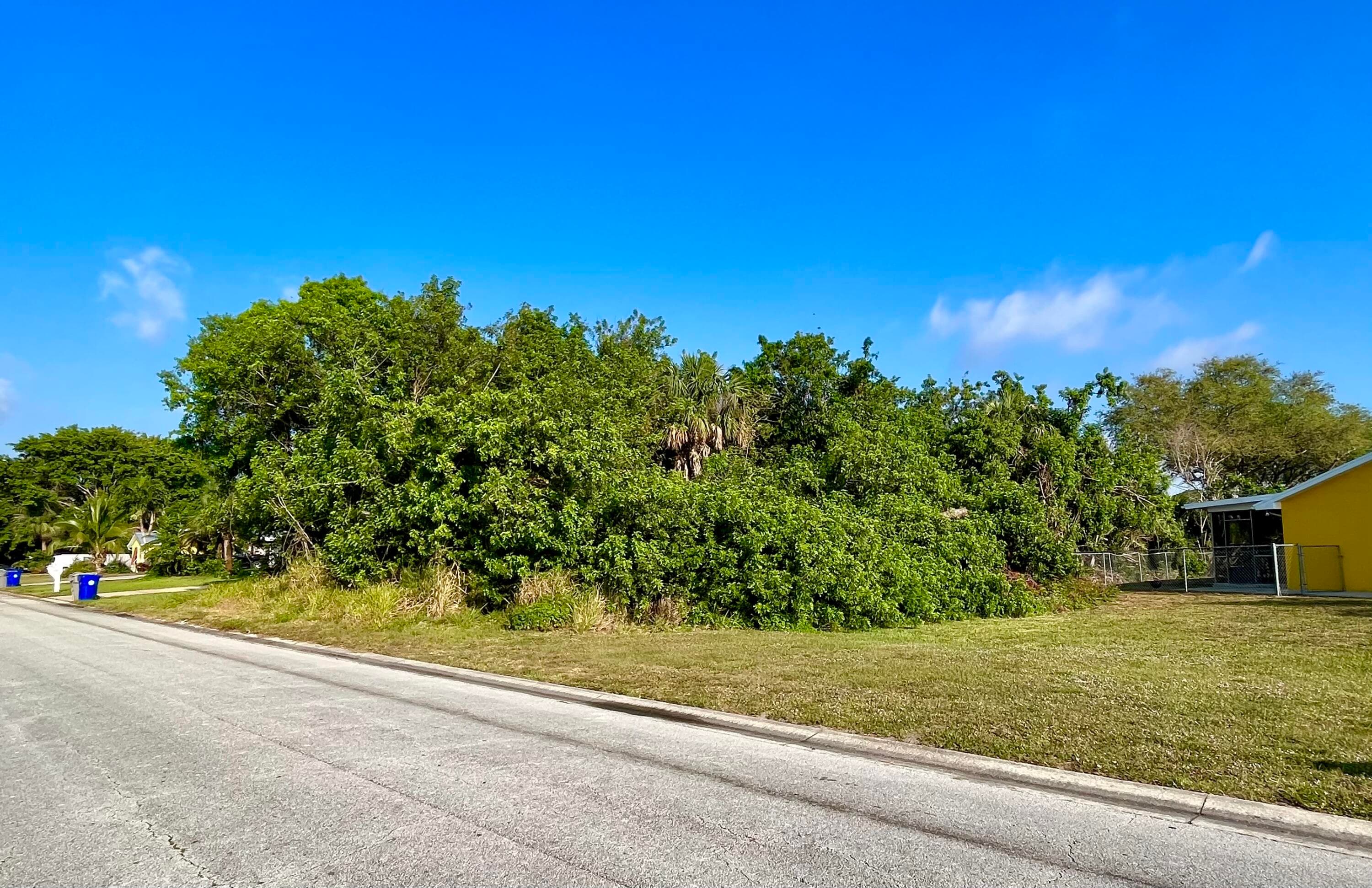 846 19th Street SW, Vero Beach, FL 32962 — photo 3 of 6