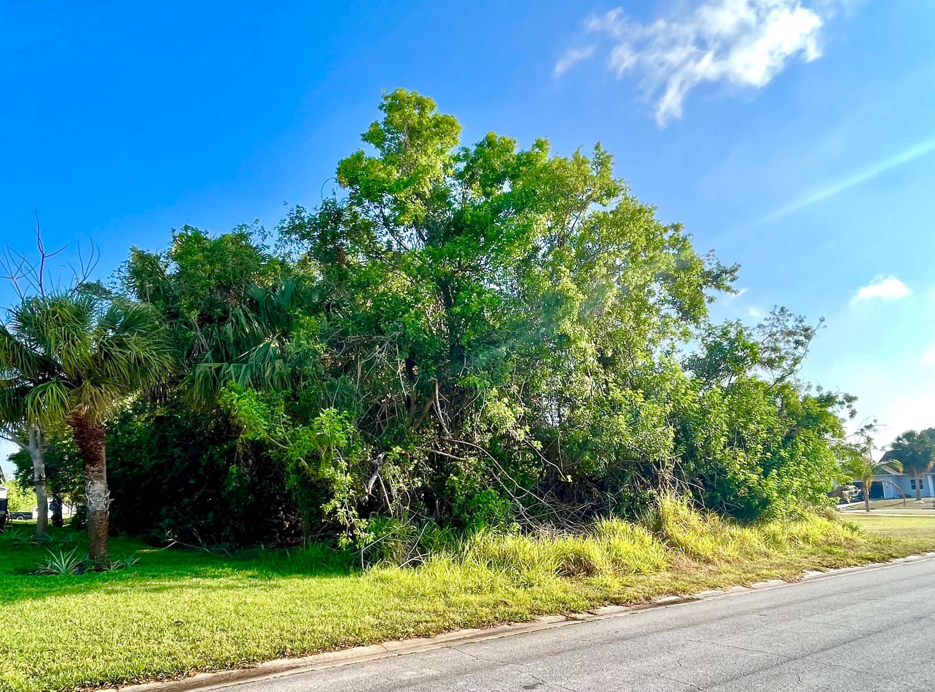 846 19th Street SW, Vero Beach, FL 32962 — photo 4 of 6