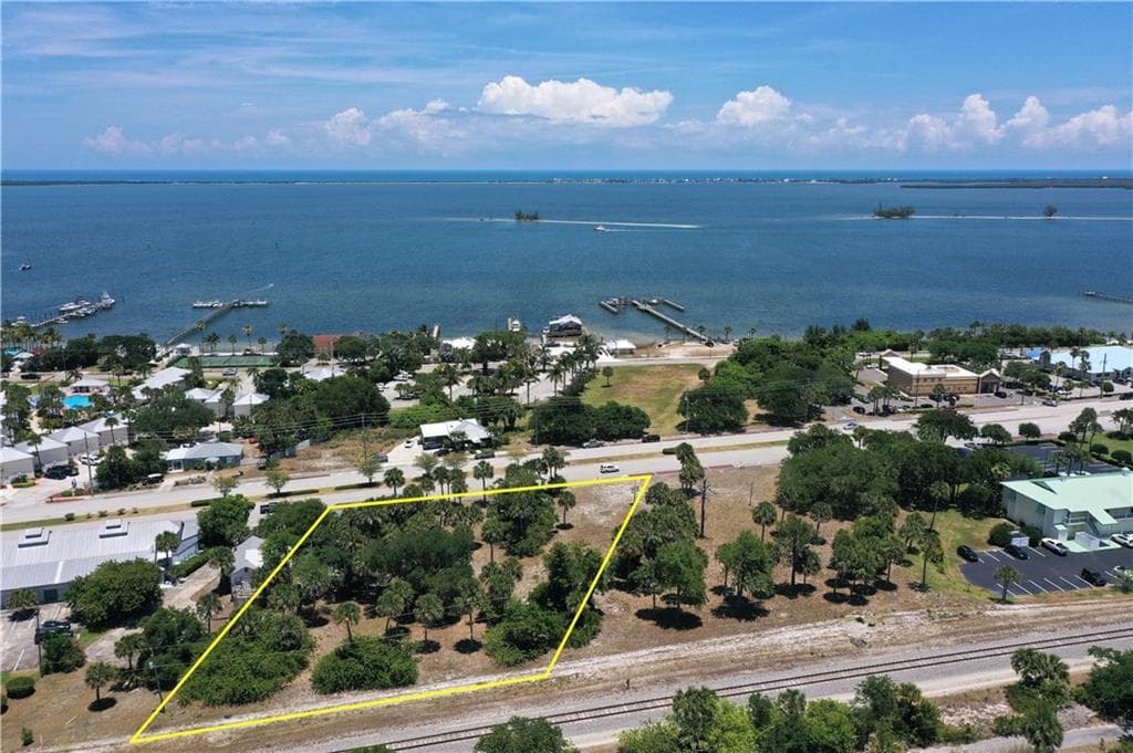 1531 Us Highway 1 Highway, Sebastian, FL 32958 — photo 1 of 36