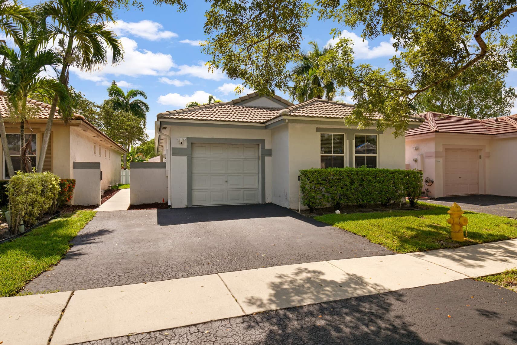 200 NW 75 Ter Terrace, Plantation, FL 33317 — photo 1 of 9