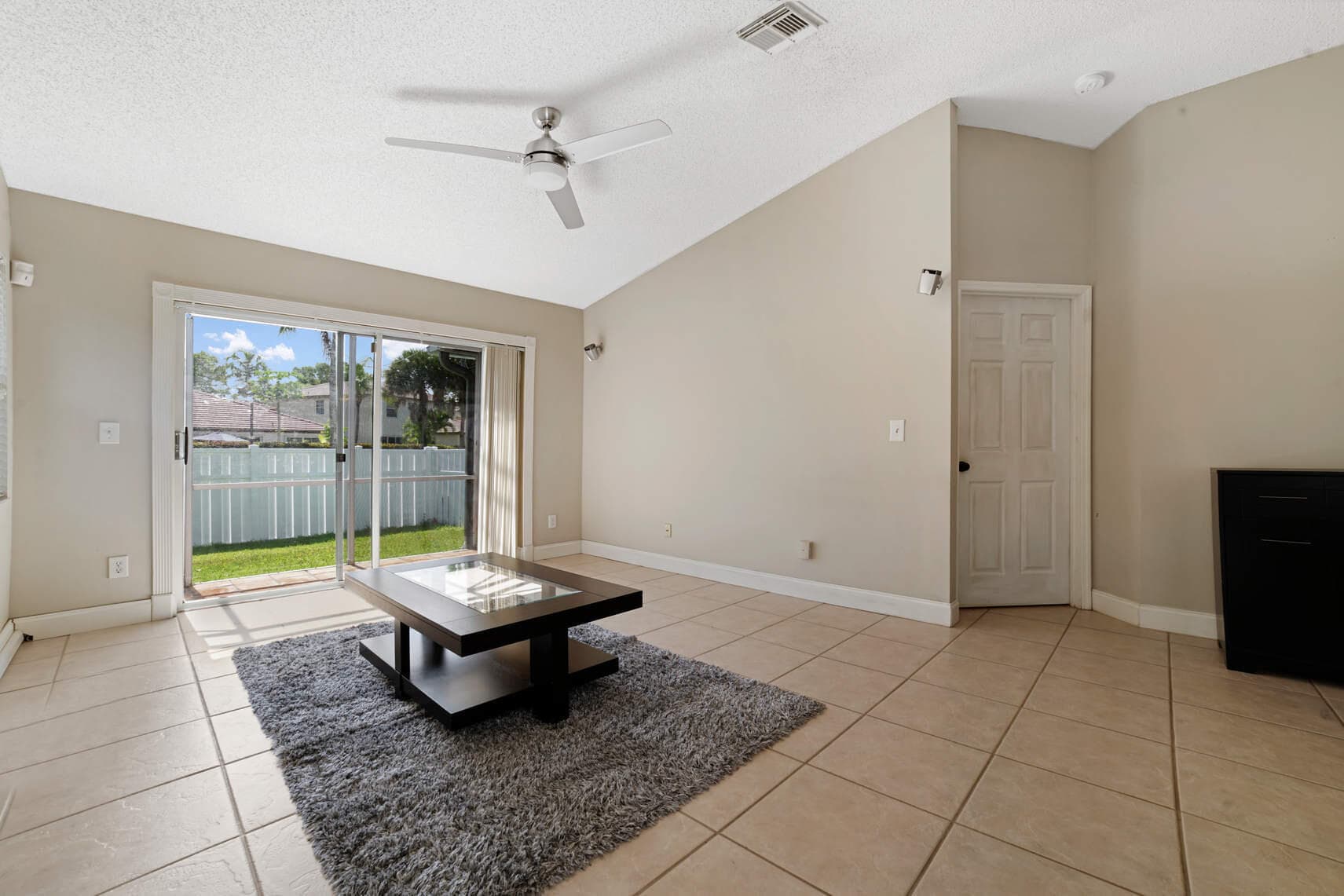 200 NW 75 Ter Terrace, Plantation, FL 33317 — photo 2 of 9