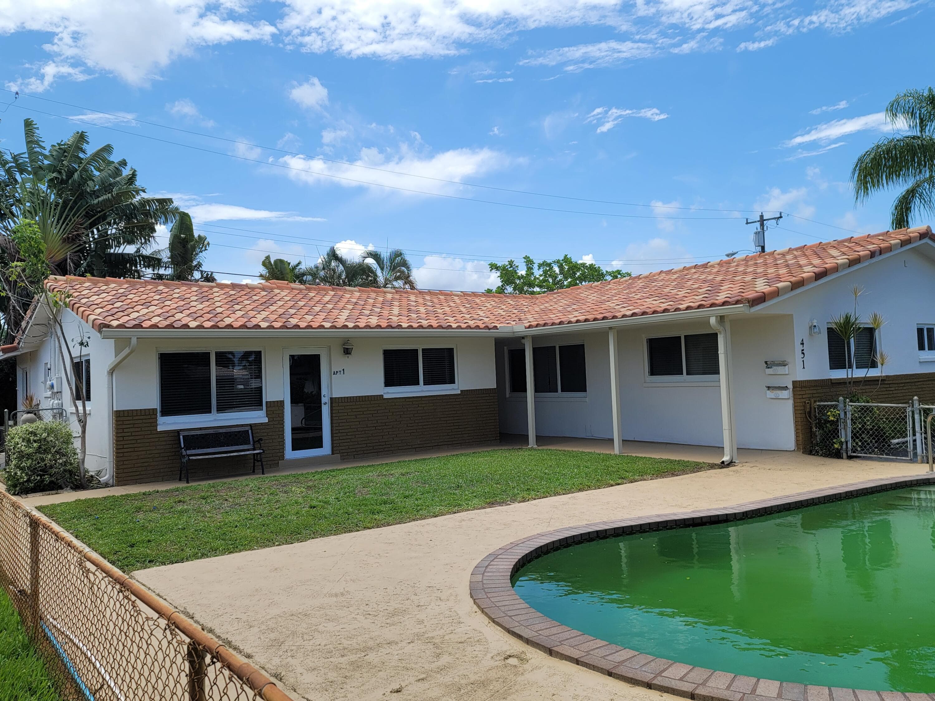 451 SE 1st Avenue S, Pompano Beach, FL 33060 — photo 1 of 20