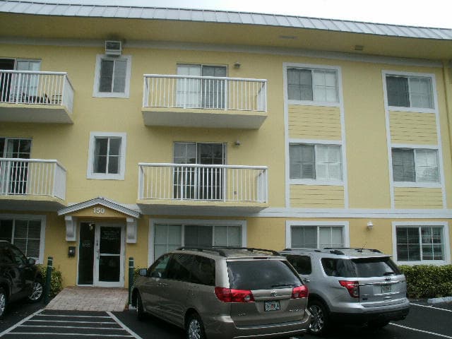 150 NE 15th Avenue 248, Fort Lauderdale, FL 33301 — photo 1 of 9