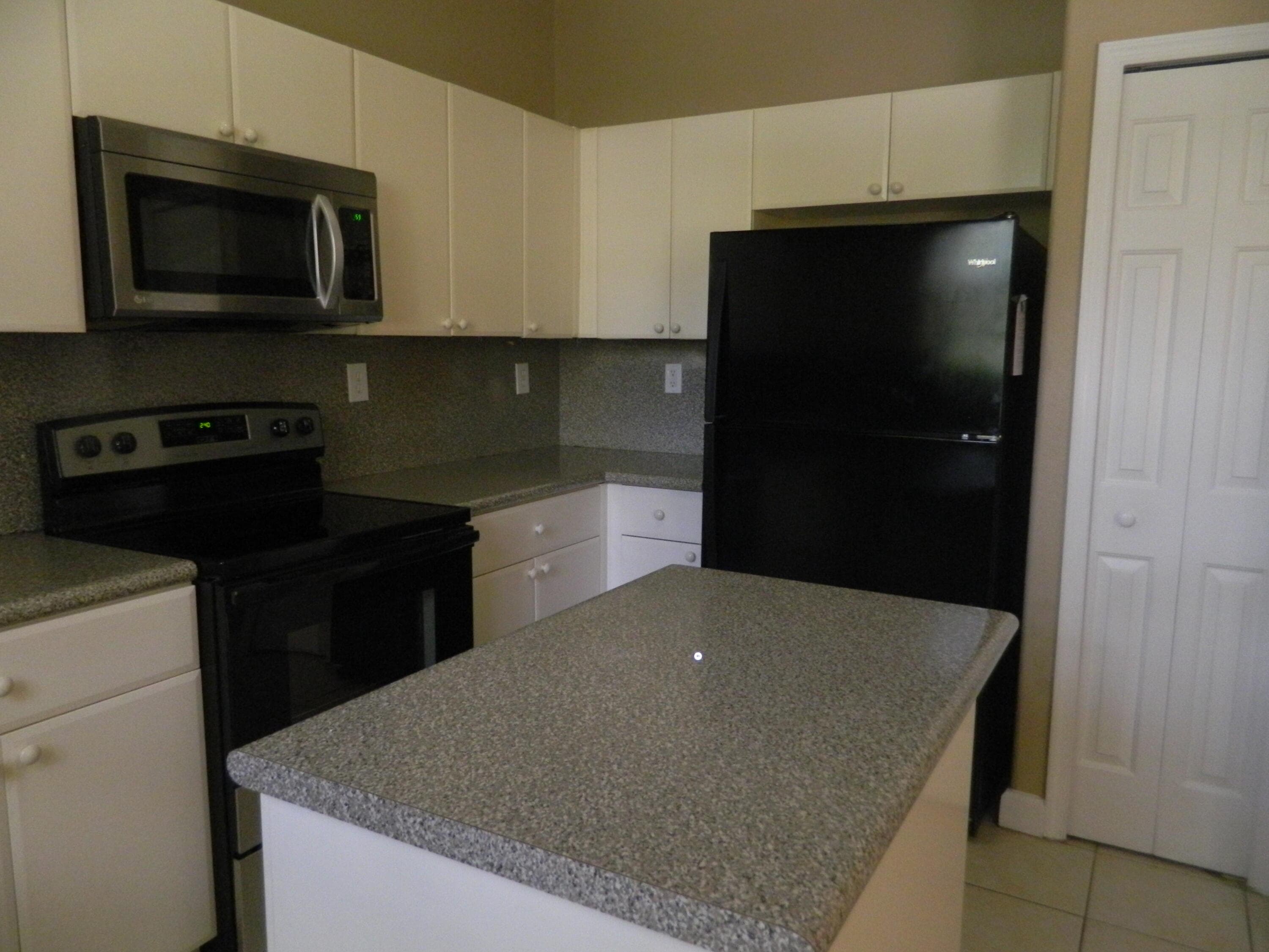3305 N Shoma Drive 304, Royal Palm Beach, FL 33414 — photo 13 of 29