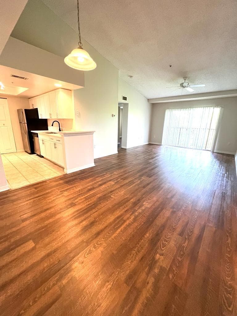 4171 N Haverhill Road W 1011, West Palm Beach, FL 33417 — photo 4 of 29
