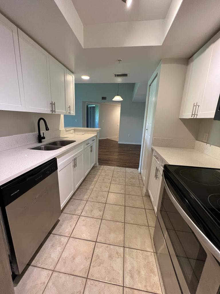4171 N Haverhill Road W 1011, West Palm Beach, FL 33417 — photo 12 of 29