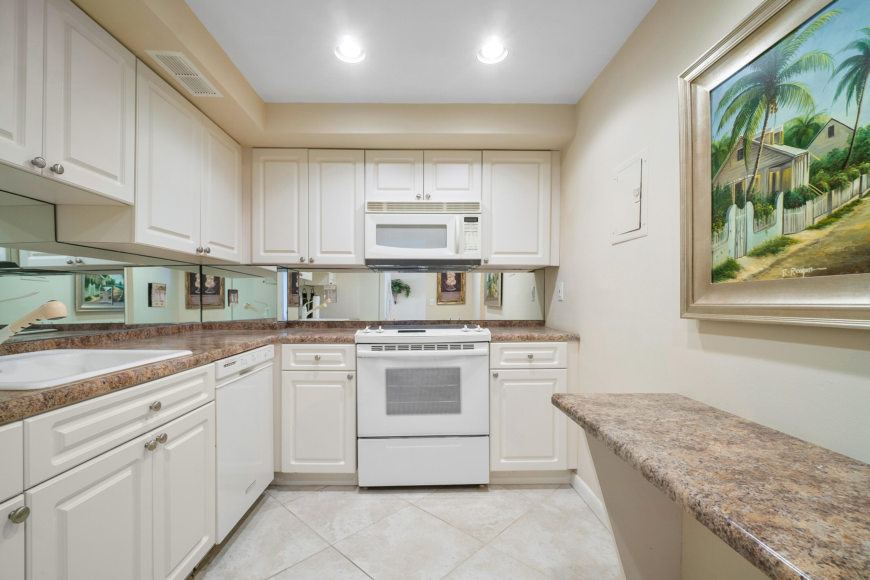 3450 S Ocean Boulevard 625, Palm Beach, FL 33480 — photo 7 of 43