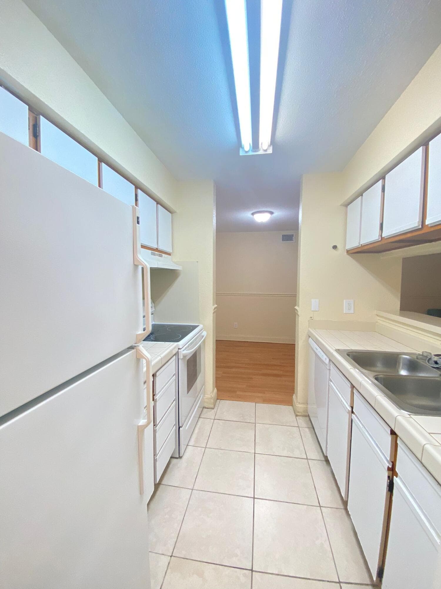 949 Riverside Drive 423, Coral Springs, FL 33071 — photo 4 of 23