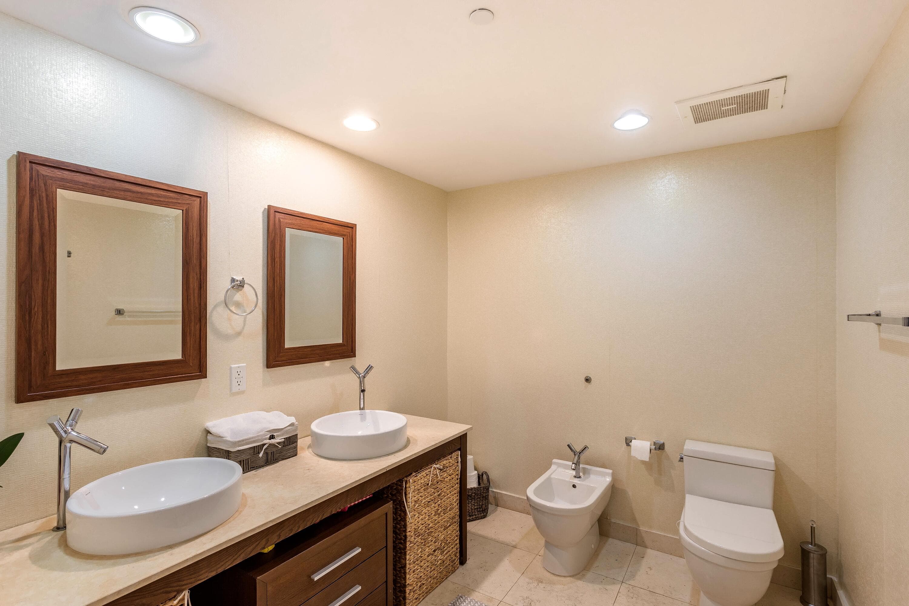 5020 Biscayne Boulevard, Miami, FL 33137 — photo 15 of 37
