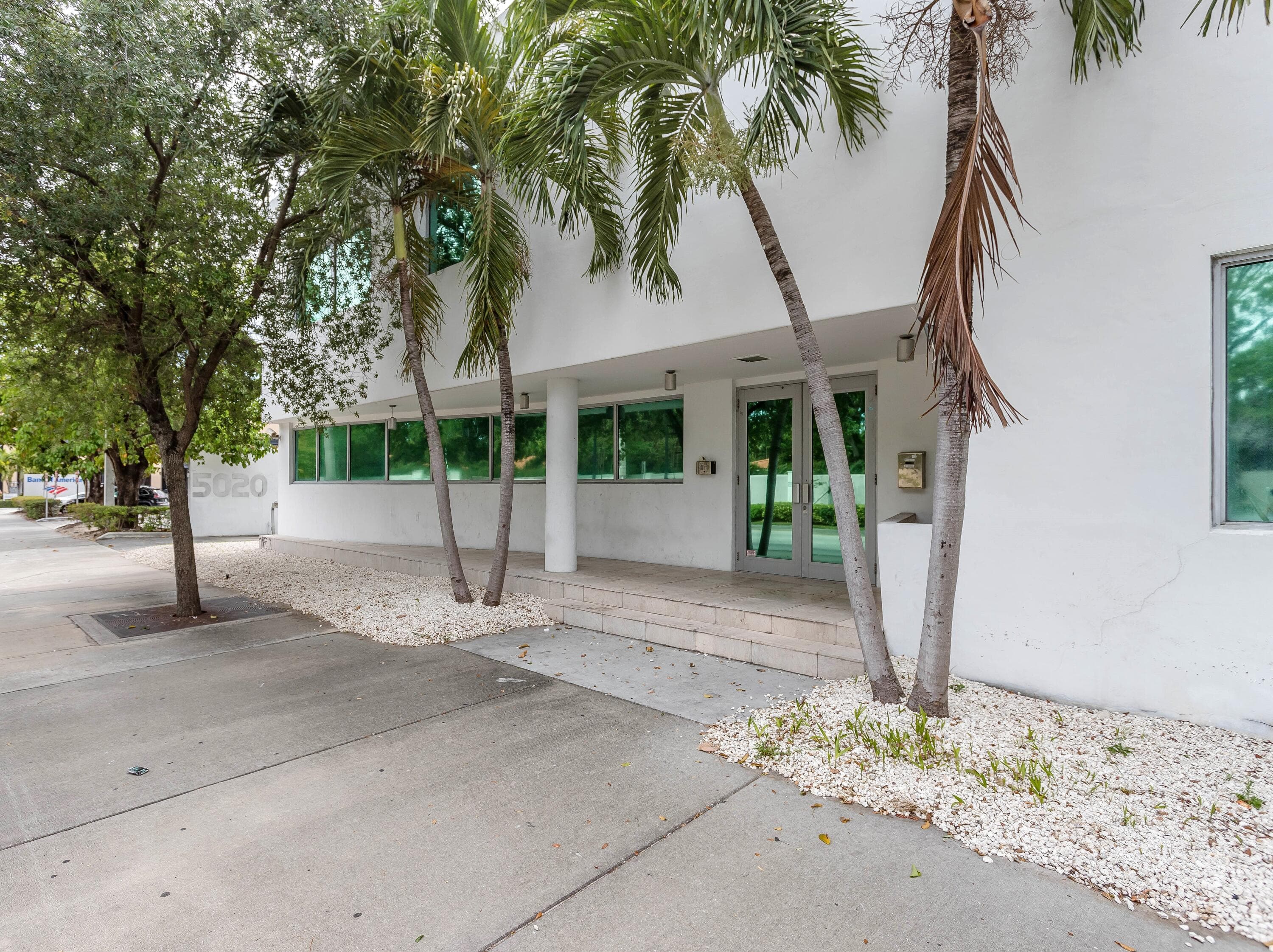 5020 Biscayne Boulevard, Miami, FL 33137 — photo 1 of 37