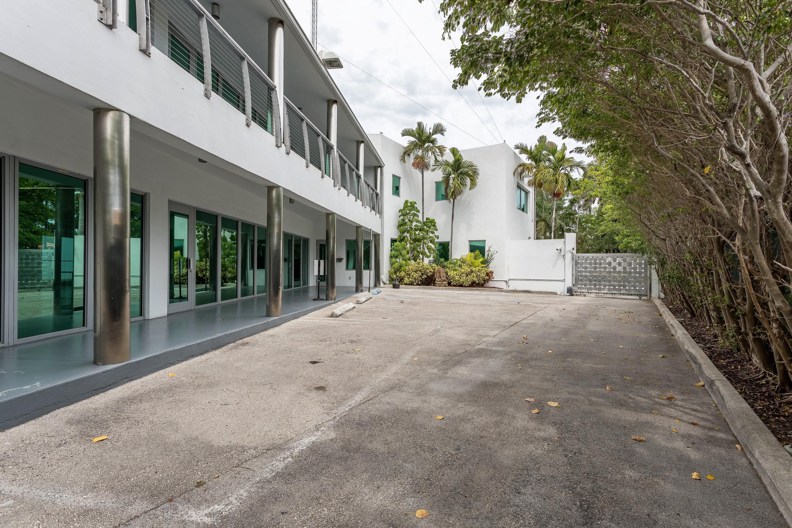 5020 Biscayne Boulevard, Miami, FL 33137 — photo 3 of 37