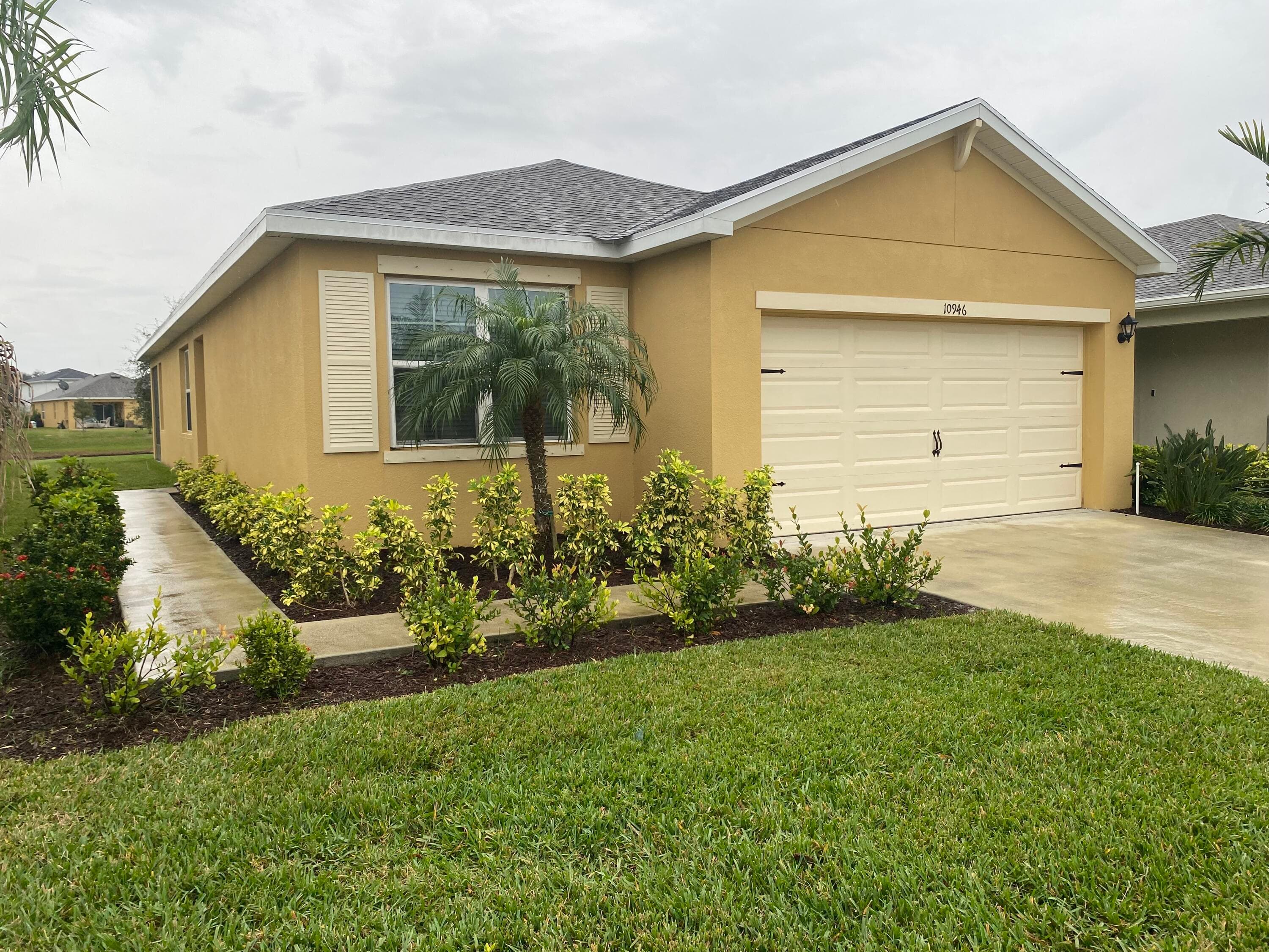 Single Family Residence in Port St. Lucie — photo 1 of 6