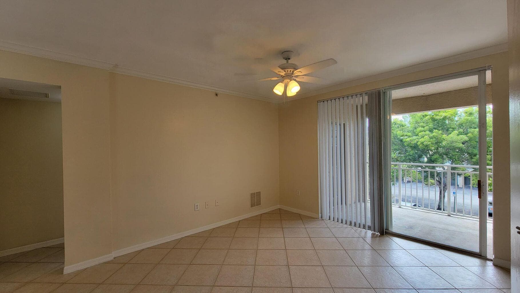 6533 Emerald Dunes Drive 304, West Palm Beach, FL 33411 — photo 11 of 27