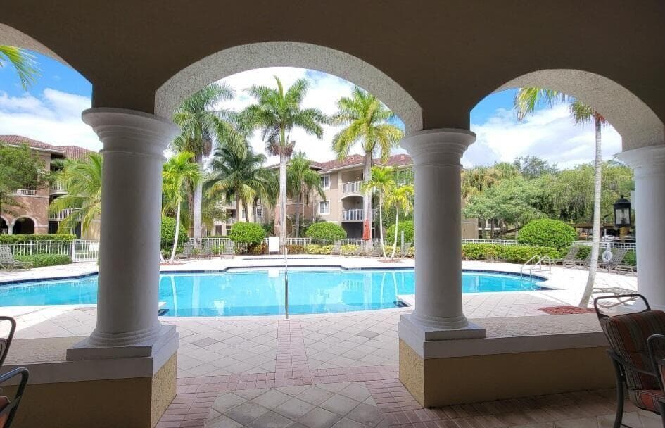 6533 Emerald Dunes Drive 304, West Palm Beach, FL 33411 — photo 19 of 27