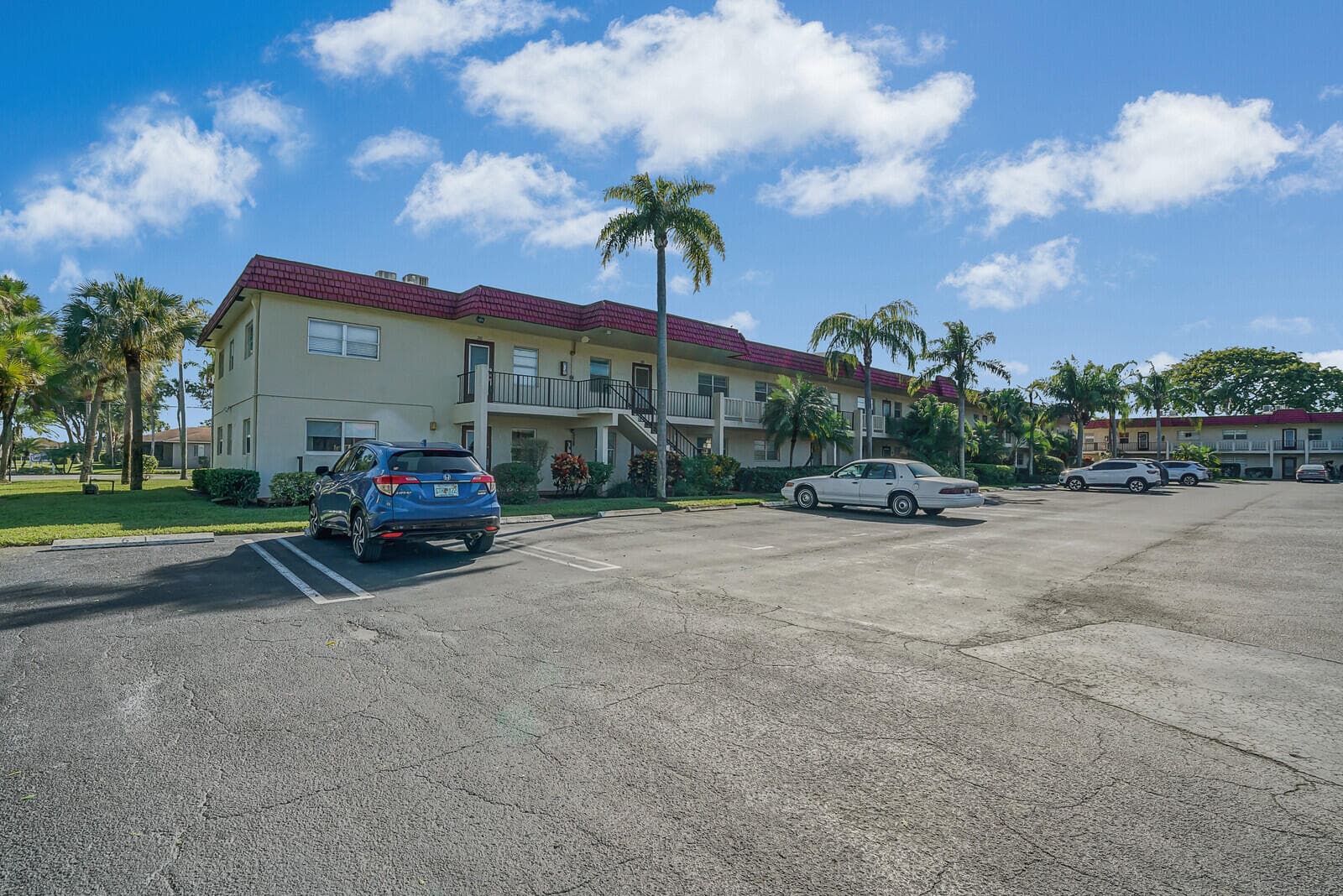 6 Abbey Lane 201, Delray Beach, FL 33446 — photo 1 of 23