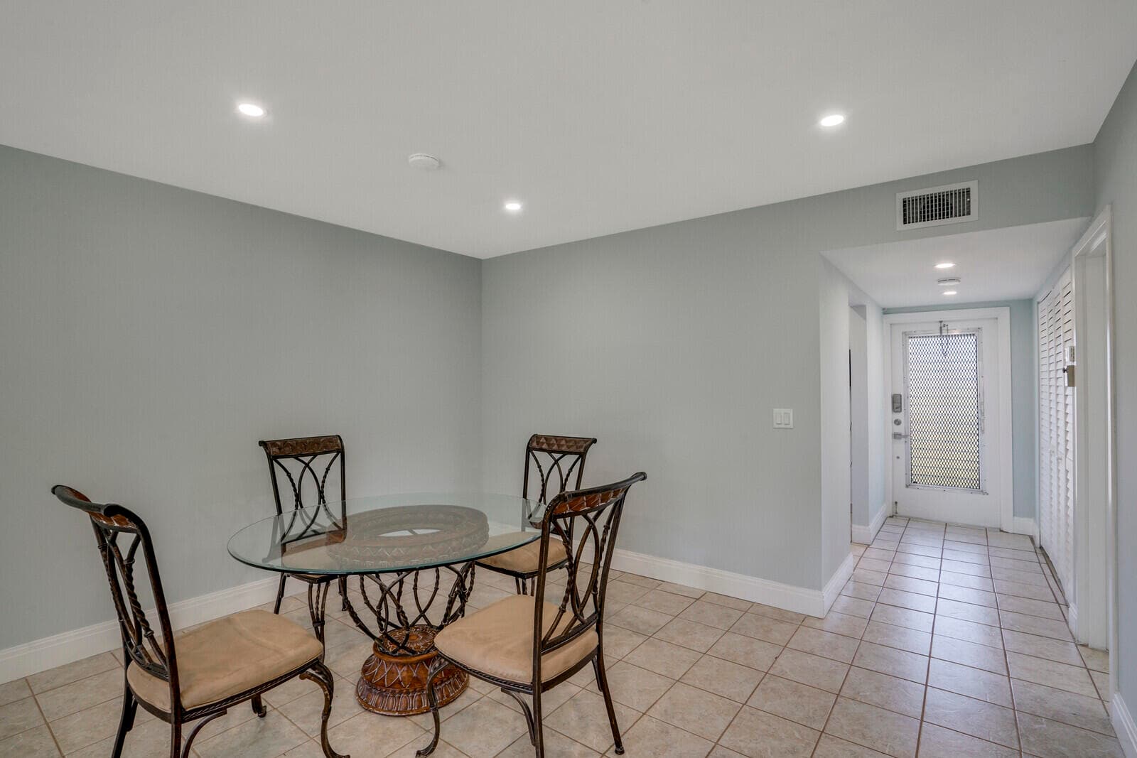 6 Abbey Lane 201, Delray Beach, FL 33446 — photo 11 of 23