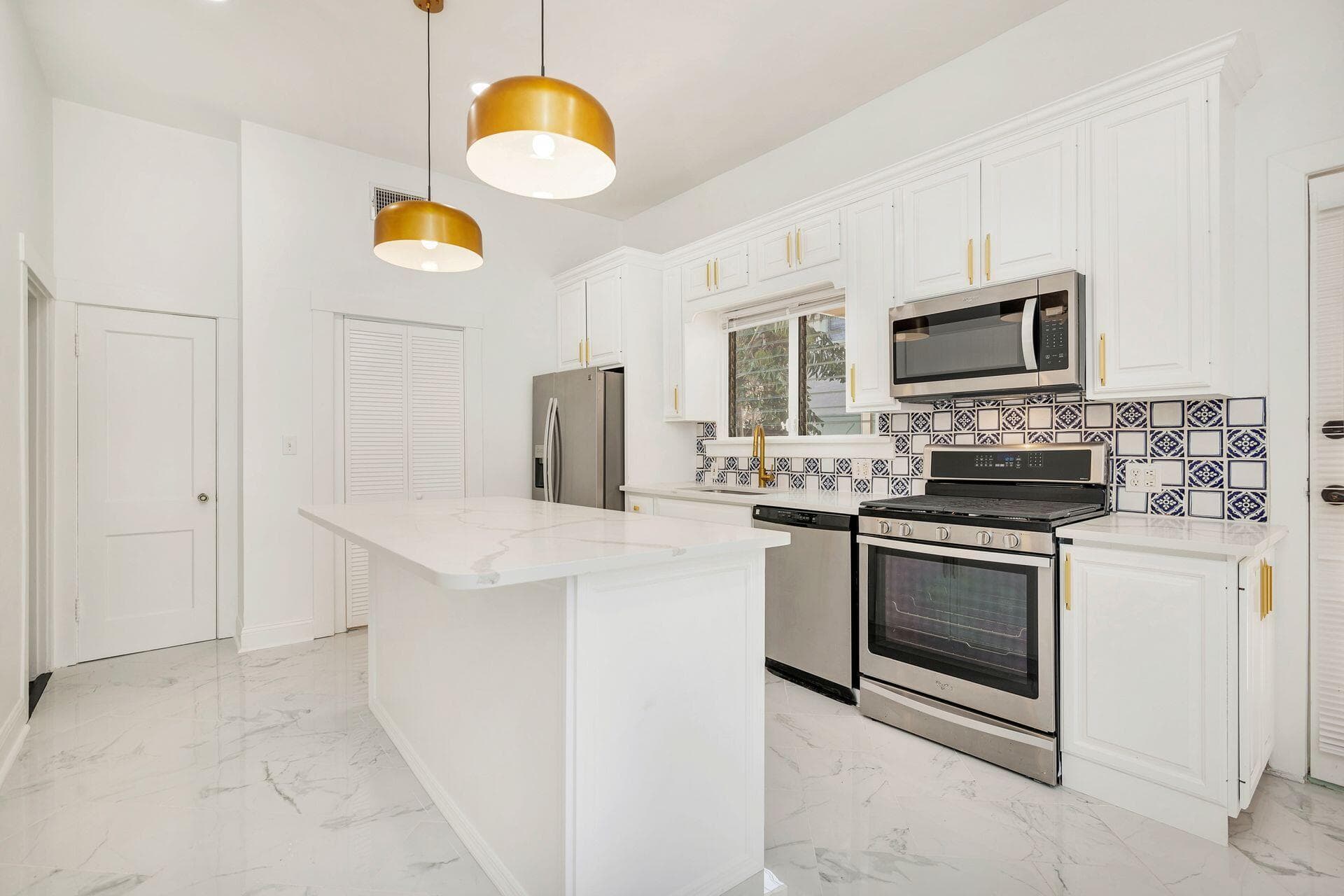 232 Rugby Road, West Palm Beach, FL 33405 — photo 3 of 40