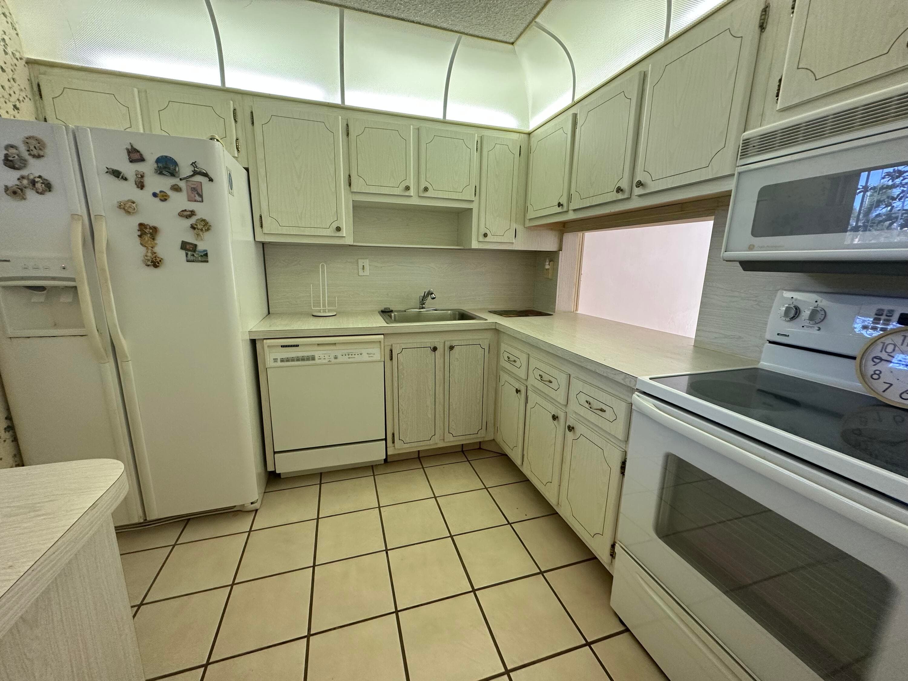 2682 S Garden Drive 103, Lake Worth, FL 33461 — photo 6 of 37