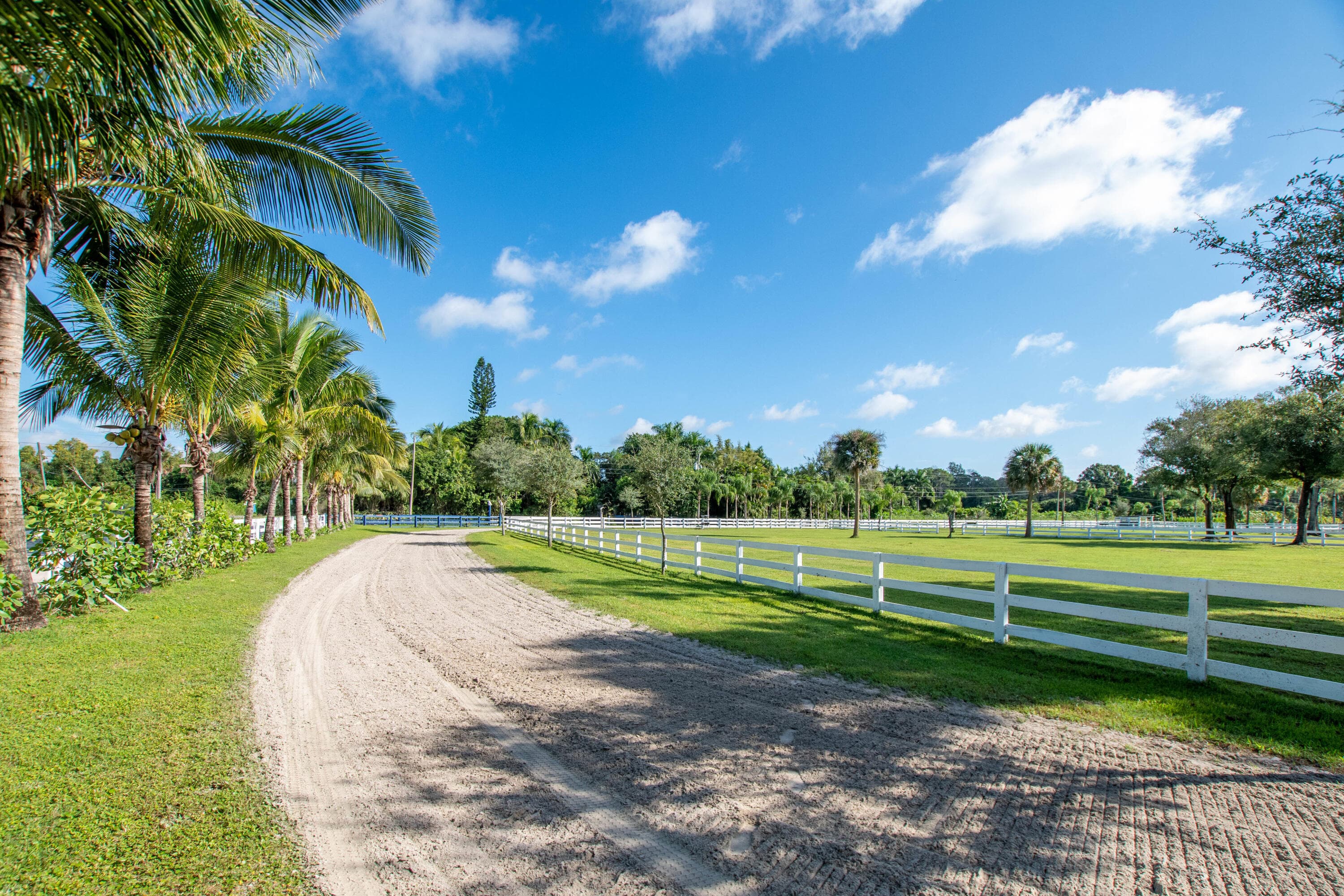 1044 D Road, Loxahatchee Groves, FL 33470 — photo 10 of 36