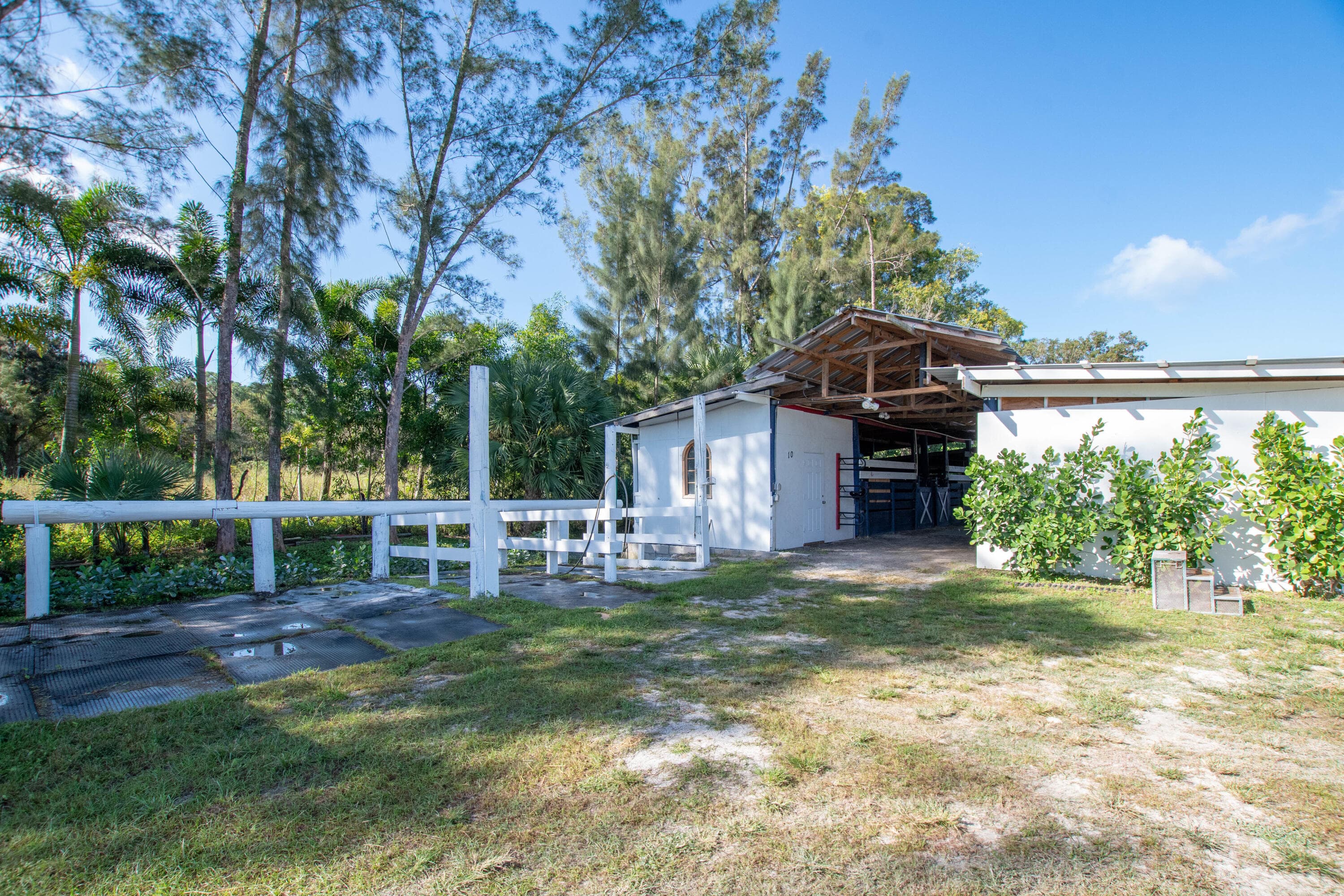 1044 D Road, Loxahatchee Groves, FL 33470 — photo 15 of 36