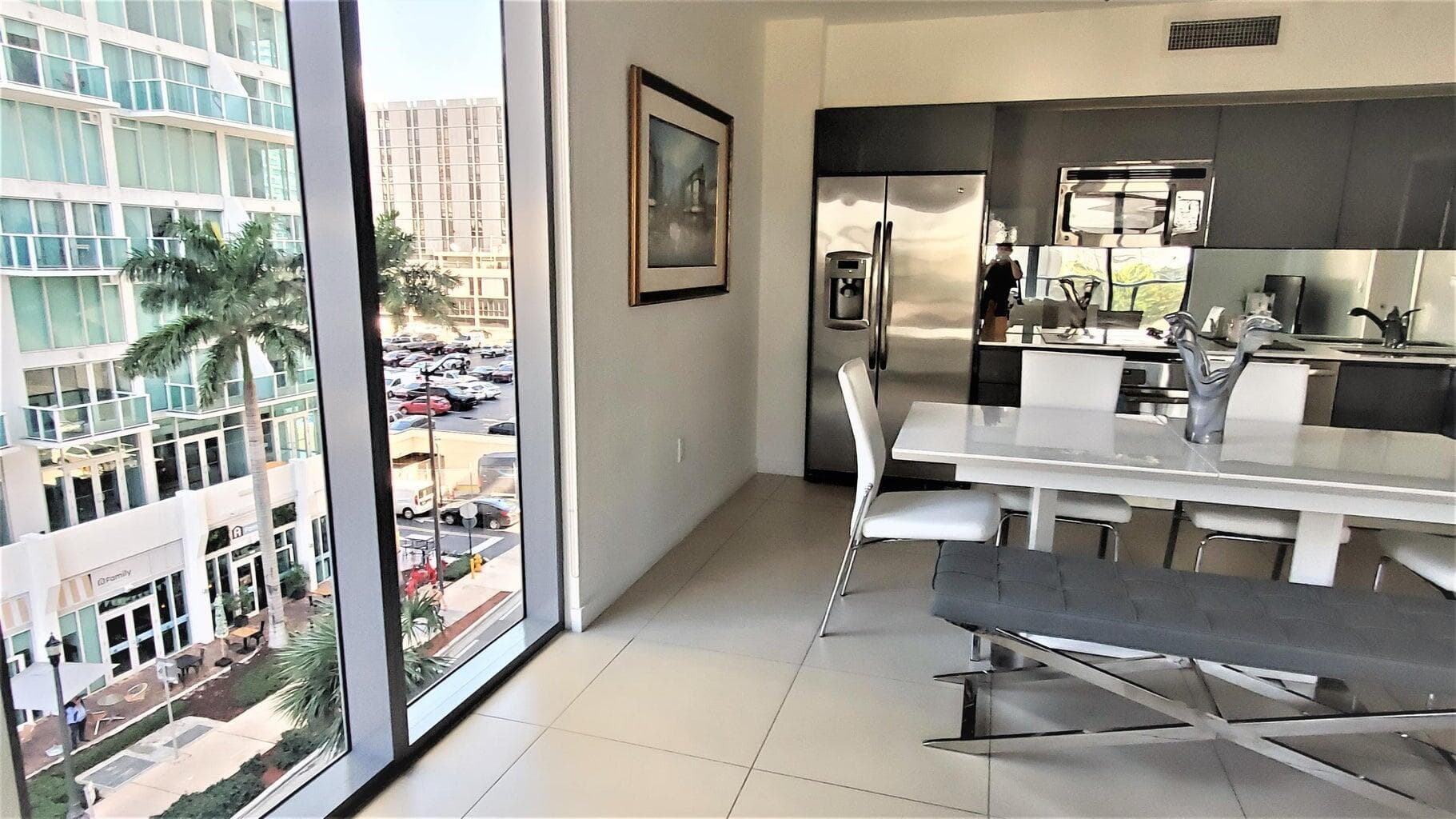 31 SE 6th Street 602, Miami, FL 33131 — photo 5 of 39