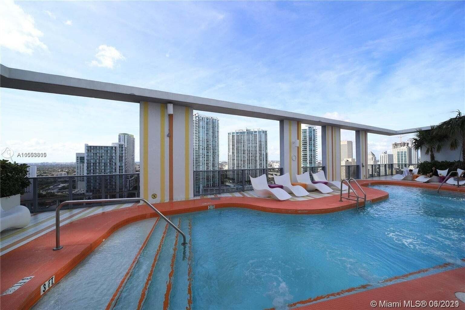 31 SE 6th Street 602, Miami, FL 33131 — photo 21 of 39