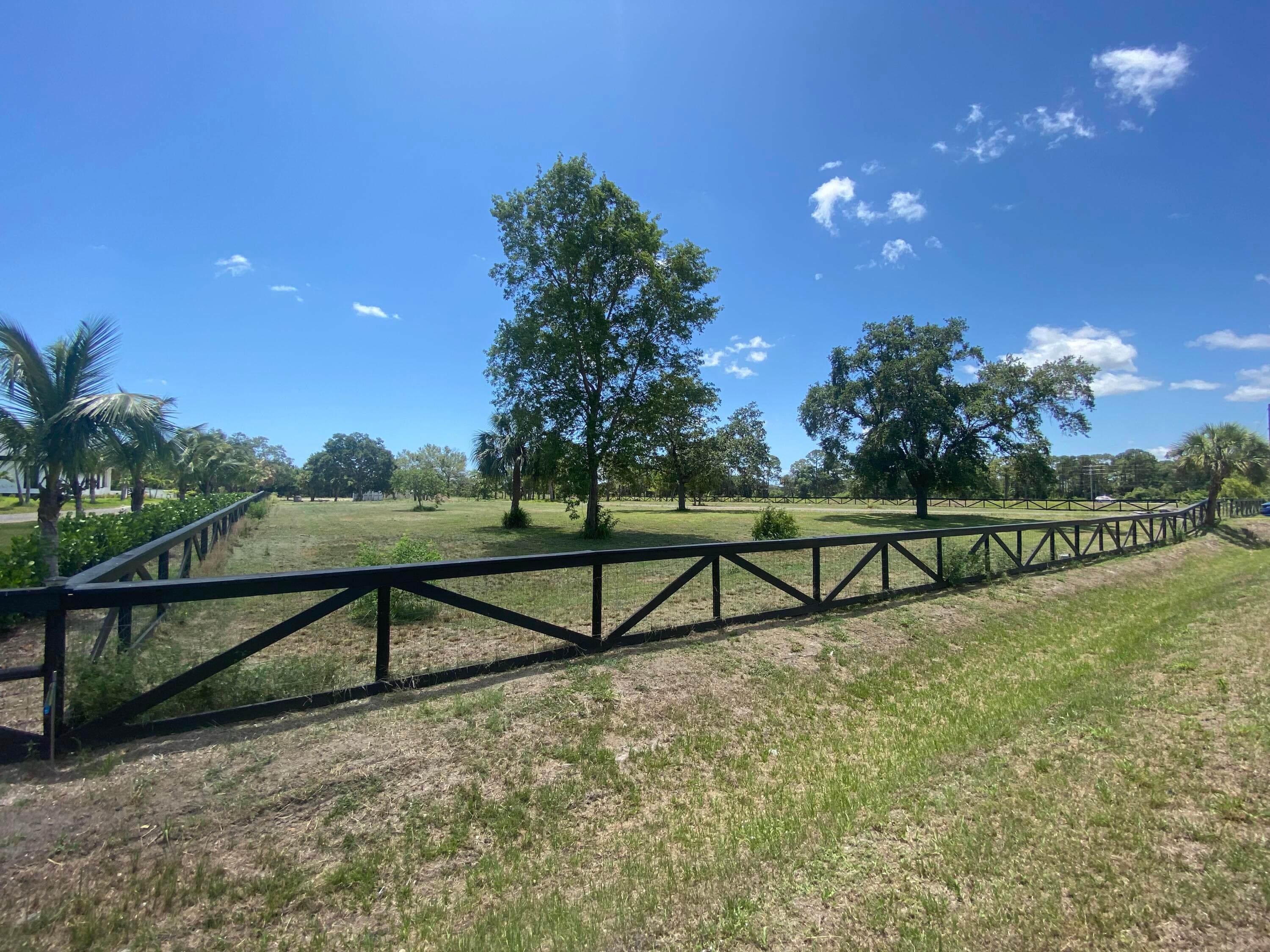 2098 Johnston Road, Fort Pierce, FL 34951 — photo 4 of 4