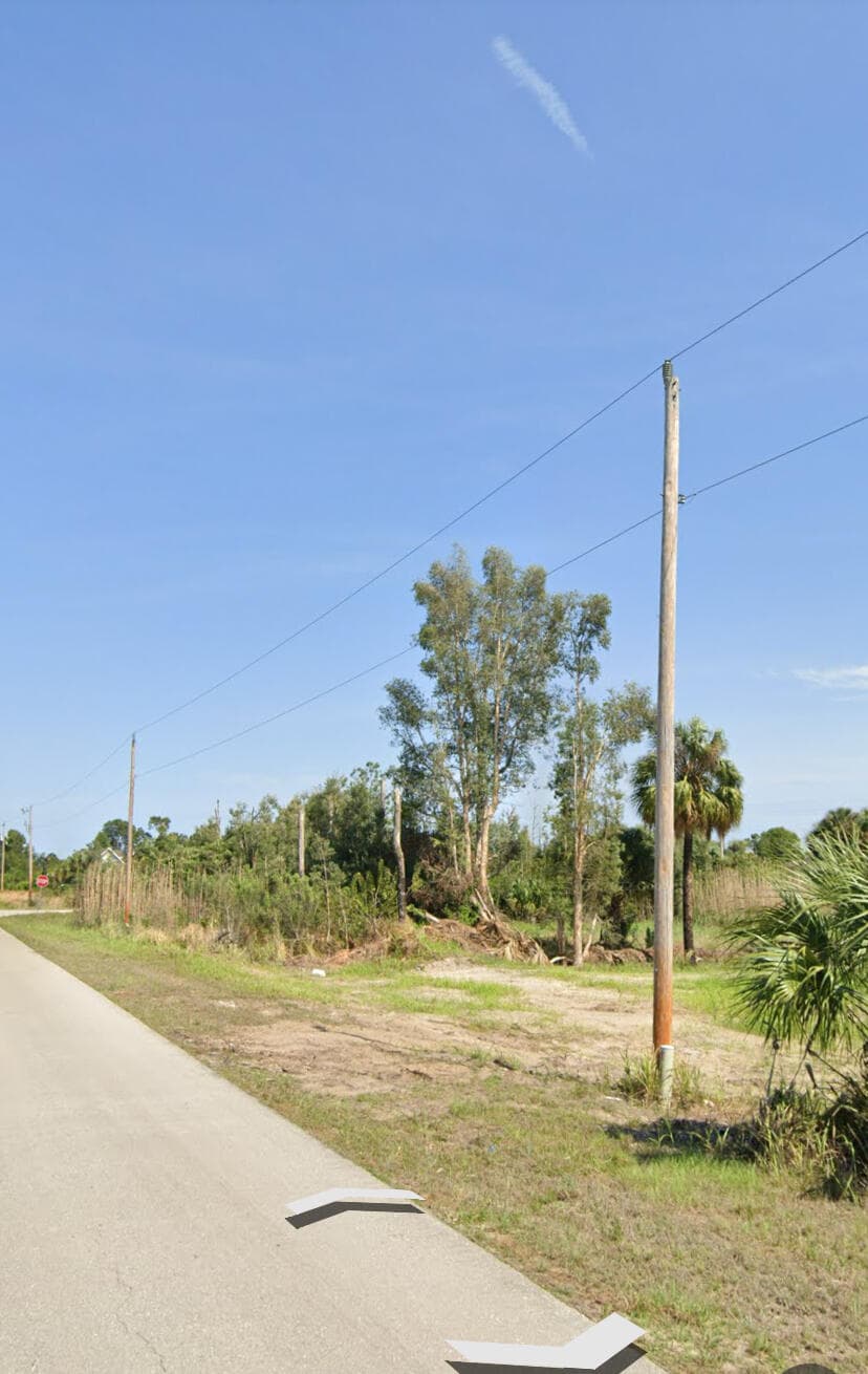 2807 W 24th Street W, Lehigh Acres, FL 33971 — photo 2 of 4
