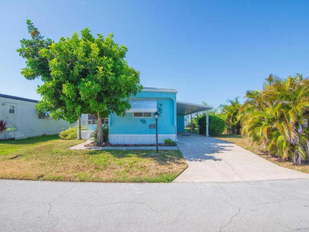 102 N Warner Drive, Jensen Beach, FL 34957 — photo 6 of 41