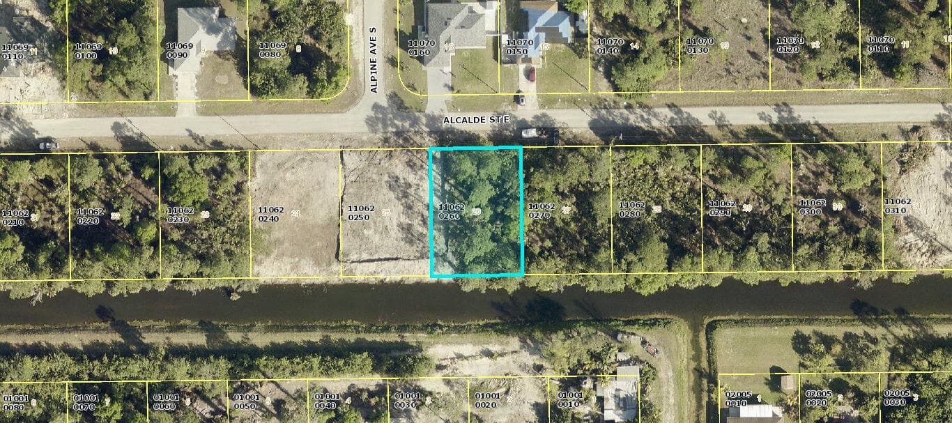 934 Alcalde Street E, Lehigh Acres, FL 33974 — photo 1 of 3