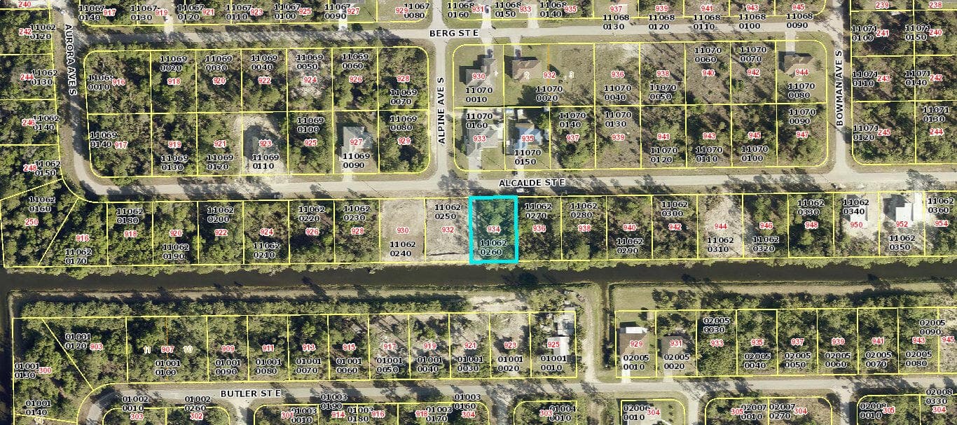 934 Alcalde Street E, Lehigh Acres, FL 33974 — photo 2 of 3